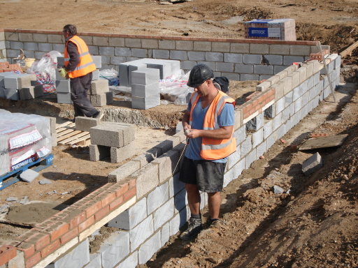Bricklayer team on new build