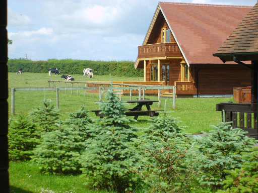 Duncliffe Chalet, Dorset self catering. Stour Cross Farm