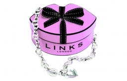 Links of London Valentines Day Heart Gift Box