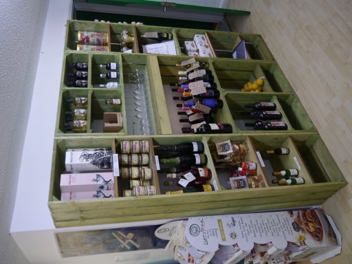 Deli outlet - Cadley Road, Collingbourne Ducis