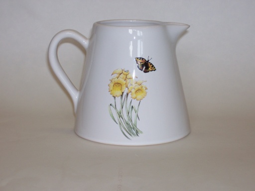 Daffodil milk jug