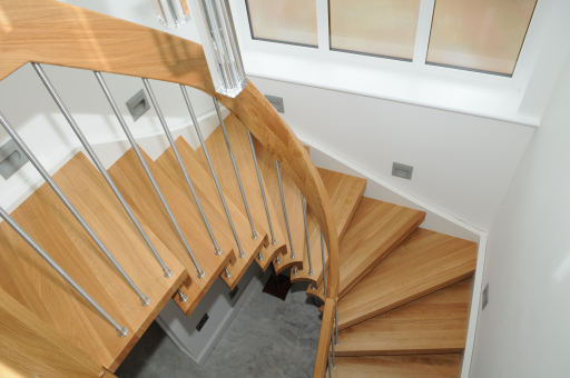 WF Timber Staircase - Oak treads - Half turn