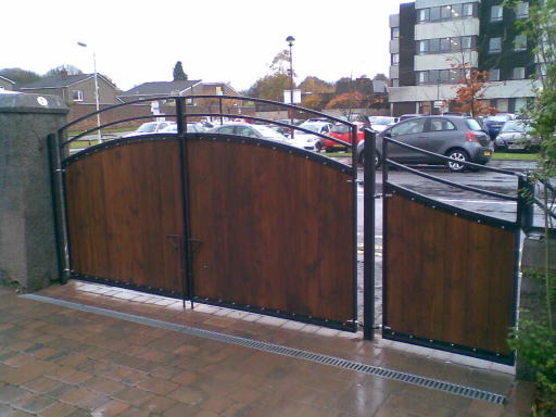 Wood in fill gates