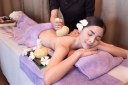 Thai Herbal Compress Ball Massage