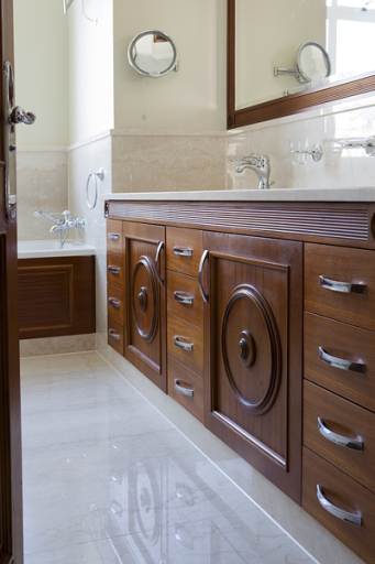 MARBLE WALL AND FLOORS &amp; VANITY UNIT EATON SQUARE LONDON