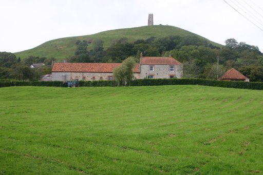 An ideal setting for your Glastonbury holiday cottage!