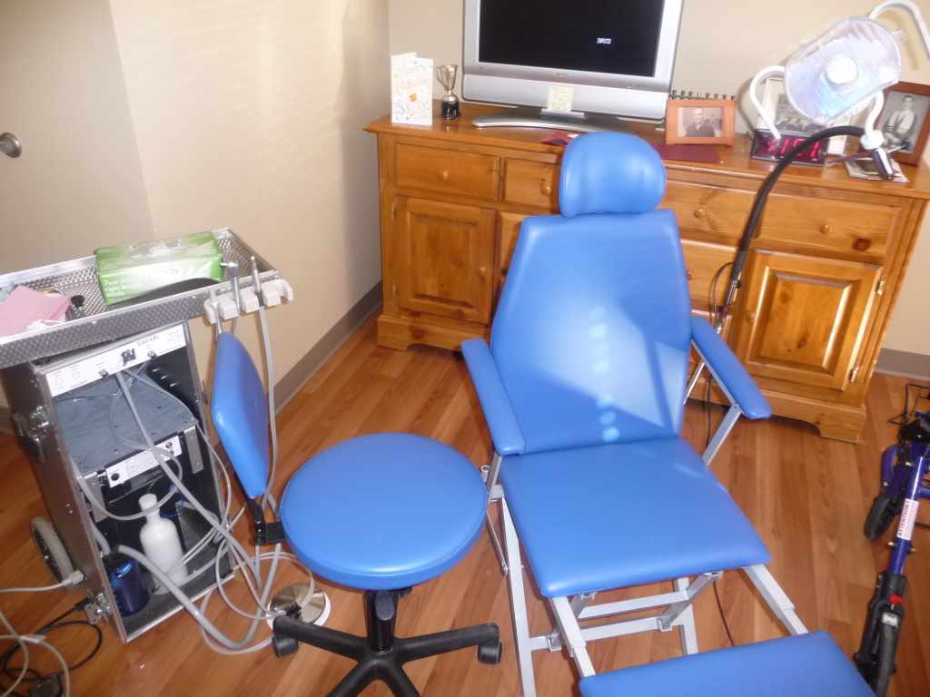 Right To You Mobile Dental Hygiene Services 1111757 ave, Edmonton, AB, T6H 0Z7