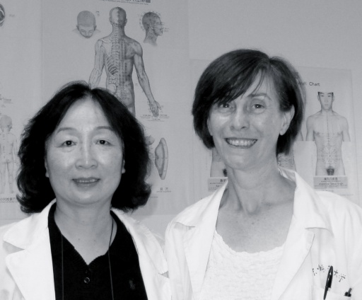 Mary Gribbin BSc.Pharm Lic.Ac with Dr Qiao in Nanjing, China