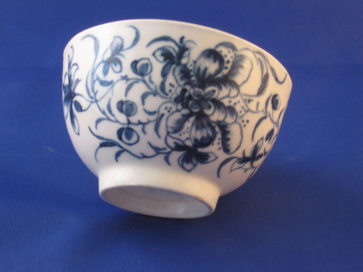 Worcester Porcelain Teabowl, Mansfield Pattern Dr Wall Porcelain
