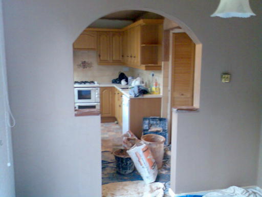keyhole archway