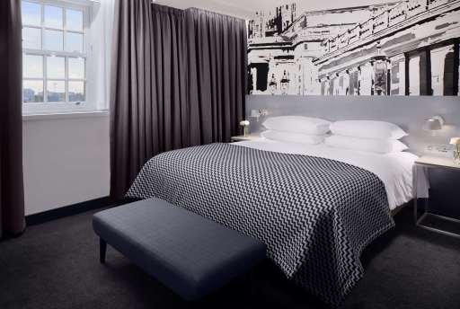 Suite Bedroom