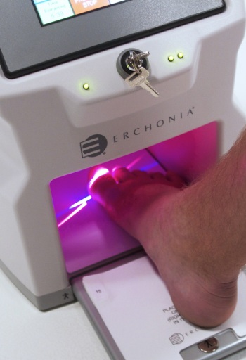 Lunula Laser Fungal Nail Therapy for easy, safe, pain free, clinically proven to be 90% successful