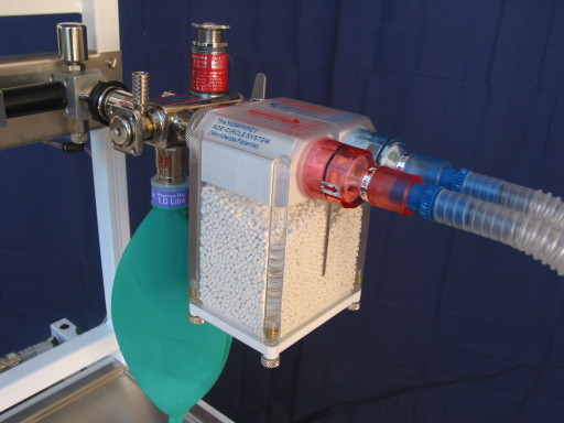 The Humphrey ADE-circle anaesthetic breathing system