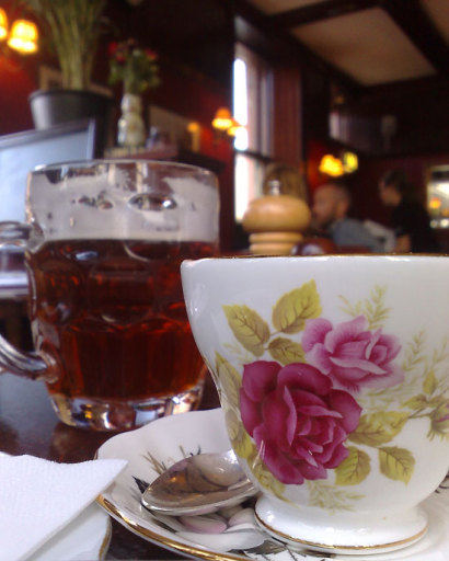 Proper loose leaf tea &amp; real ale!
