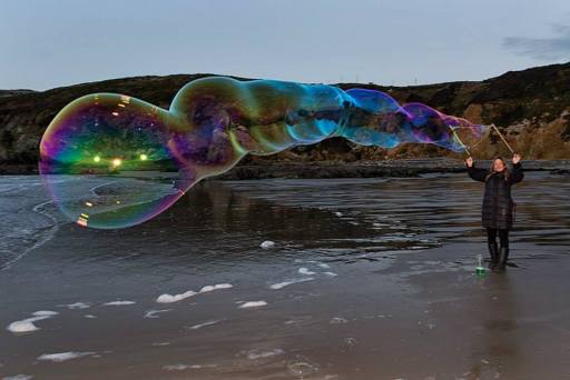 Dr Zigs Giant Bubbles on the beach!