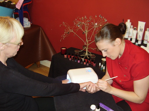 Get a full set of top quality gel nails for only ?? 19.50