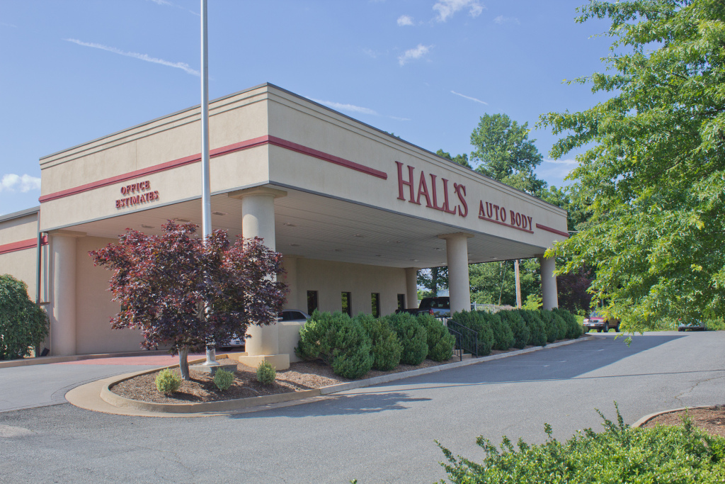 Hall's Auto Body 1949 Northside Dr, Charlottesville, VA, 22911