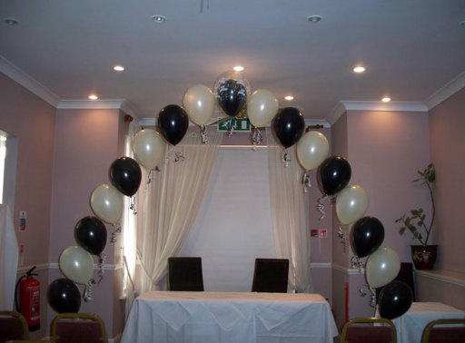 Balloon Display - Arch