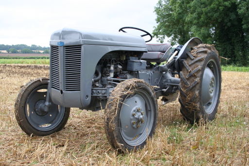 Massey Ferguson TE A20 Tractor - A Classic Little Grey Fergie!