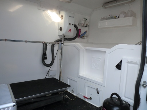 Mobile salon