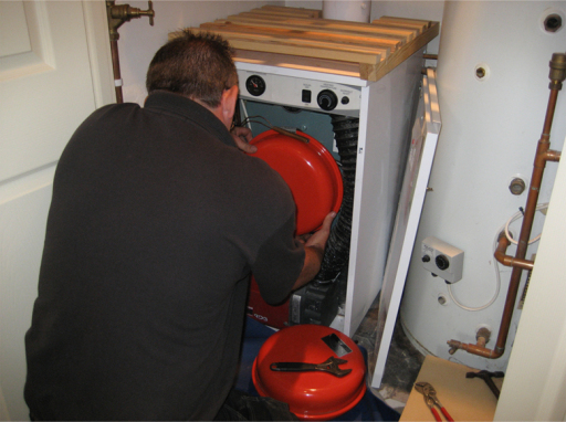 Replacing old expansion vessel