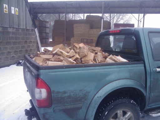 1 cubic metre of Seasoned Hardwood Logs