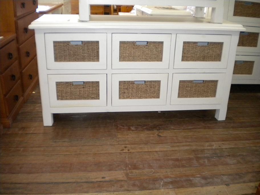 Knotts Pine Furniture 50 York Street (Central Coast Highway), East