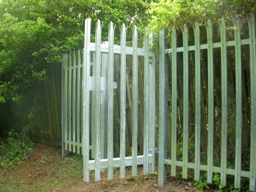 Steel palisade fencing - R.H. fencing Northampton