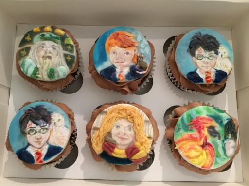 Magical cupcakes - handpainted - Easter 2020.