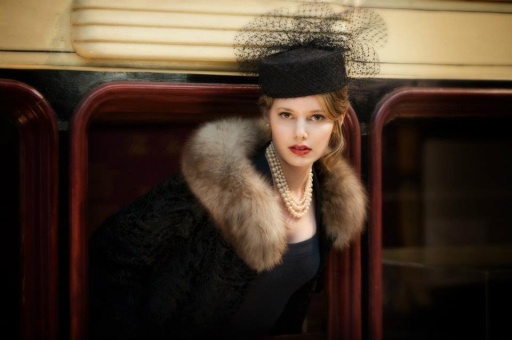 Period glamour make up