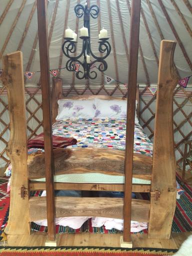 four post oak bed