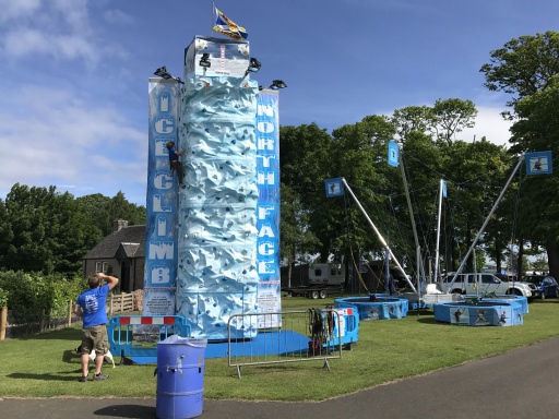 climbing wall hier