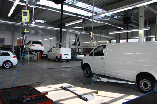 Large bay allows us to cater for larger class 7 vehicles