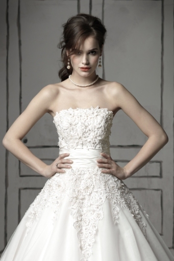 Justin Alexander style 8483
