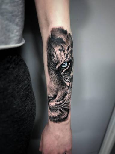 tiger London Blue Lady Tattoo 