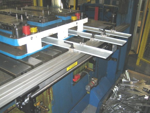 Vibratory Scrap Conveyor - Scrap Shaker - Scrap Transporter
