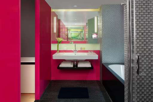 Guest Room Bathroom