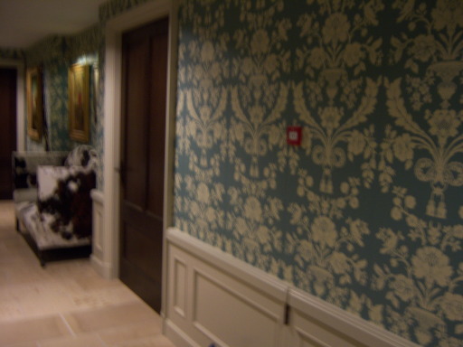 Quality decorating by Ronald McGeachy ( The Dutch Golf Club)