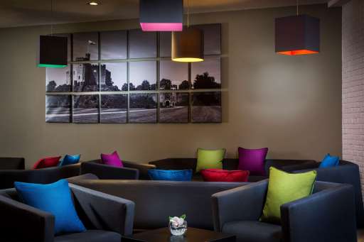 Bar and Grill Lounge