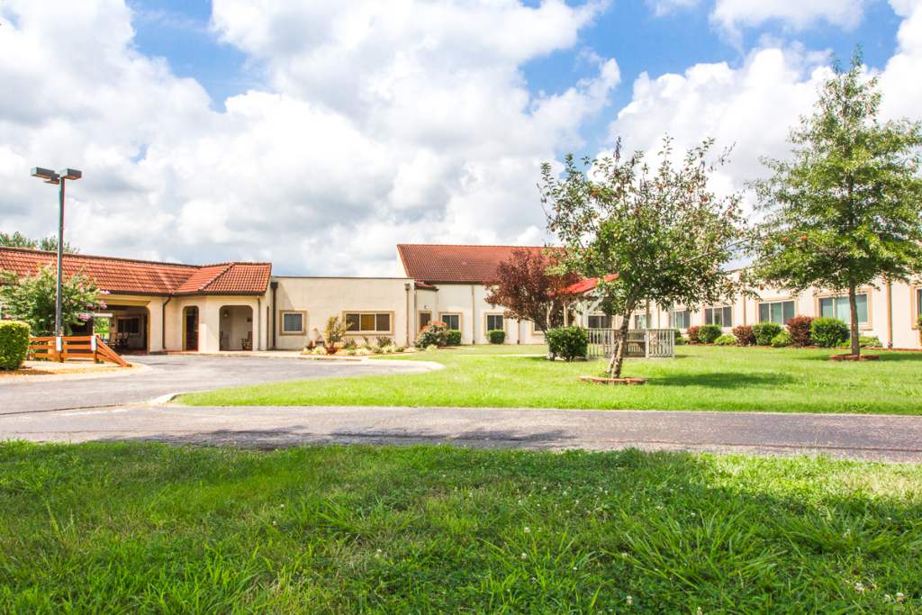 Signature HealthCARE of Clarksville 198 Old Farmers Rd, Clarksville, TN