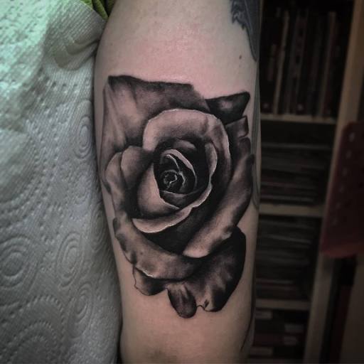 rose tattoo  London Blue Lady Tattoo 