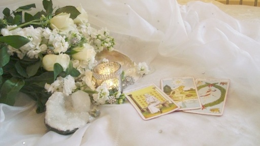 Readings - Tarot, numerology, colour using claircoyance and Mediumship