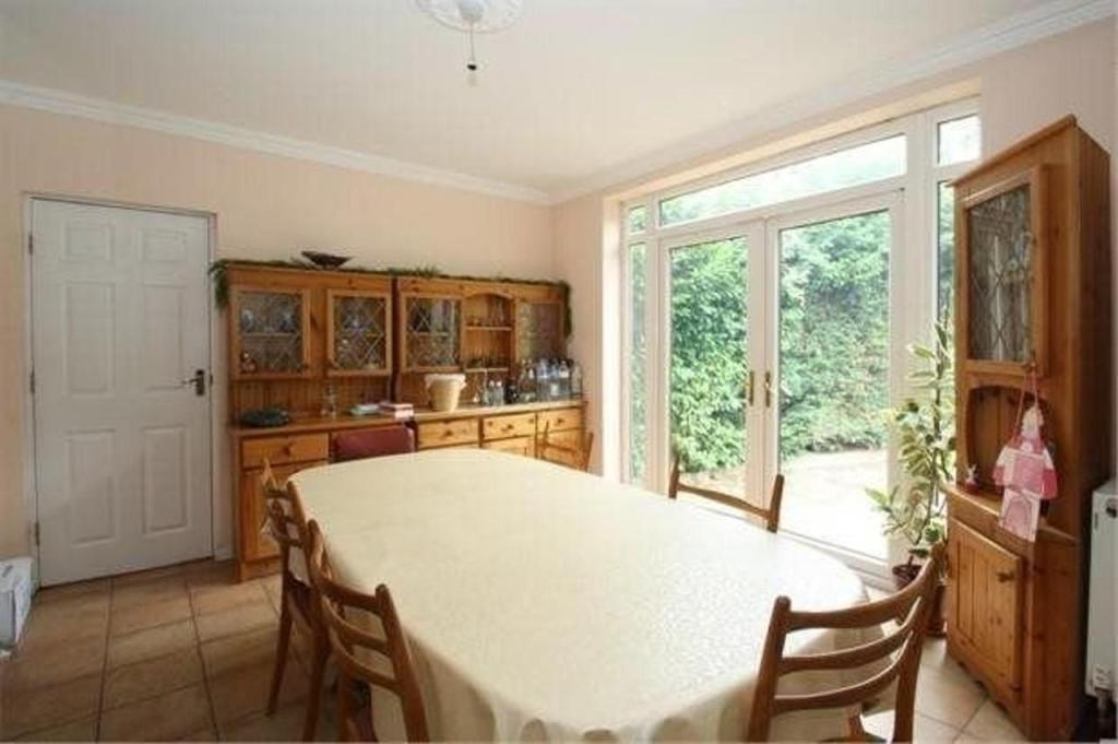 Details for Guest House Ellipse in 38 Buckingham Avenue, Whetstone