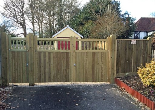Windsor Drive Gates
