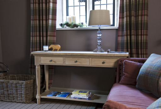 Suffolk Hall Table &amp; Burlington table lamp