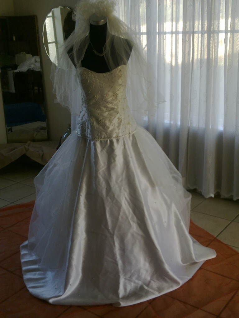 Sally B's Wedding Dresses 37 Goodman Street, Benoni, 1501