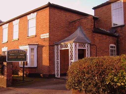 Quality bed and breakfast accommodation, ideally located near Warwick Castle.