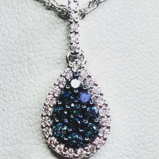 Gorgeous blue diamond necklace!