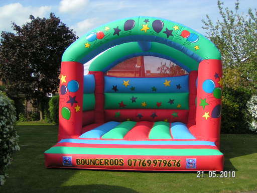 Stars & balloons, Adult castle 17ft x 17ft