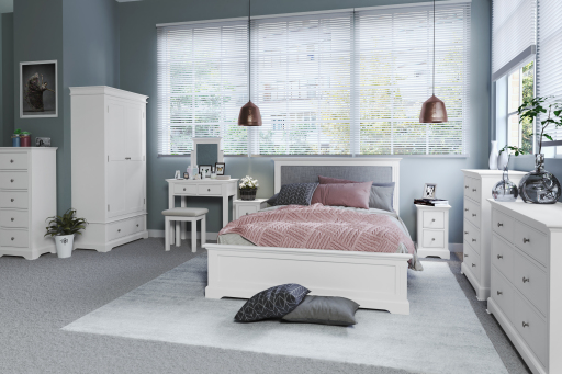Solid wood bedroom in white